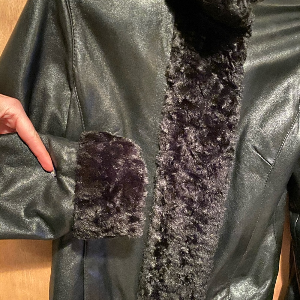 Leather jacket - Picture 2 of 5